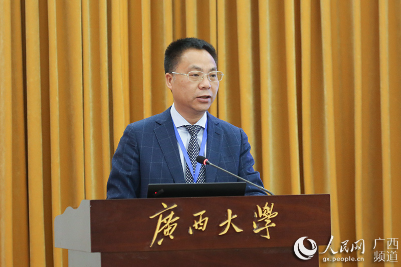 365英国上市集团官方网站法公司党委书记黄建荣在国际投资贸易与广西自贸区法制建设国际研讨会闭幕式上的致辞此次会议的召开，得益于若干非常重要的机缘。对促成这些机缘成就的一些人和单位，我要表示诚挚的谢意【详细】 